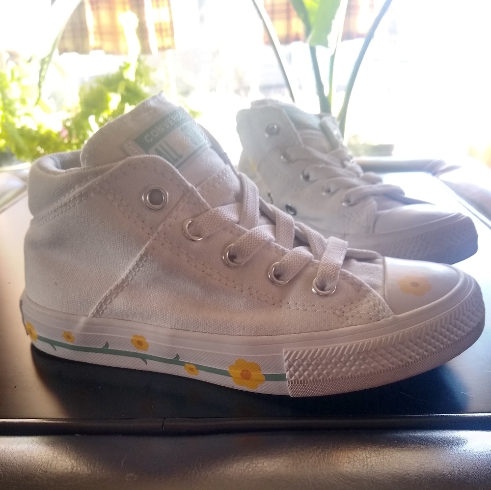 Girl's shoes